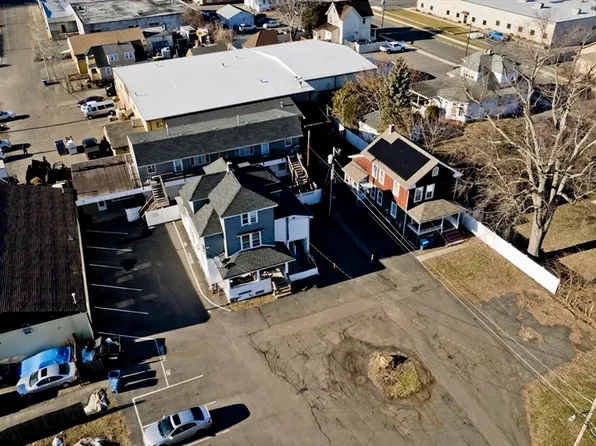 79-79 Exposition Ter #80, West Springfield, MA 01089