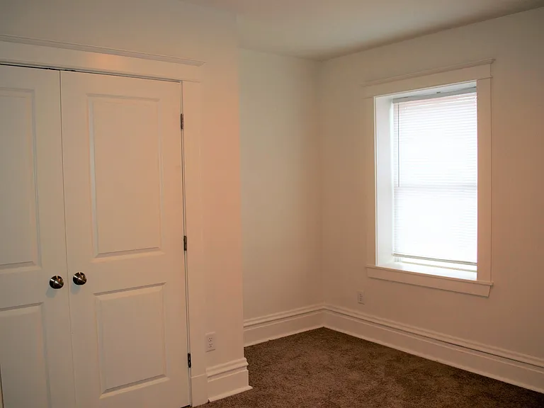 4347 Lafayette Ave #1E — Photo 8