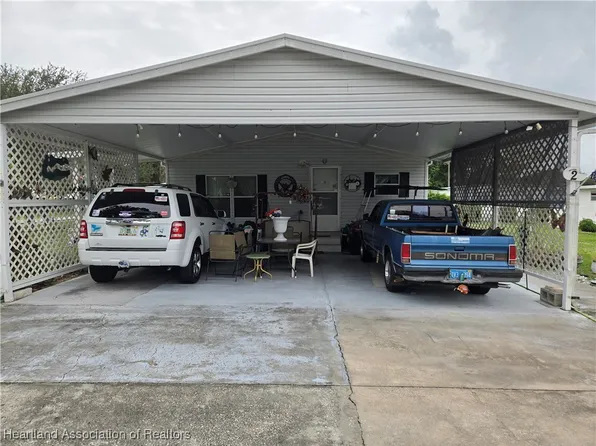 2 Fishermans Cv, Lake Placid, FL 33852