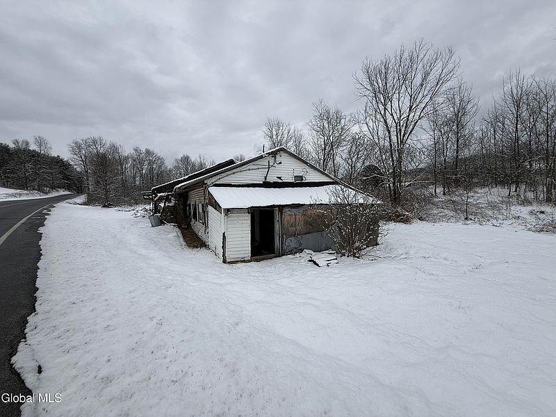 2nd image of 140 Co Rd 21