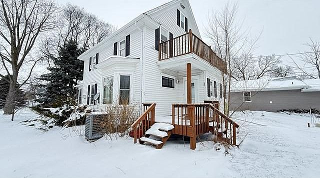 1st image of 712 3rd Ave