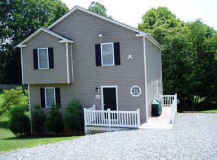 1078 Connie Dr, Lynchburg, VA 24503