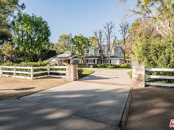 3rd image of 23939 Long Valley Rd