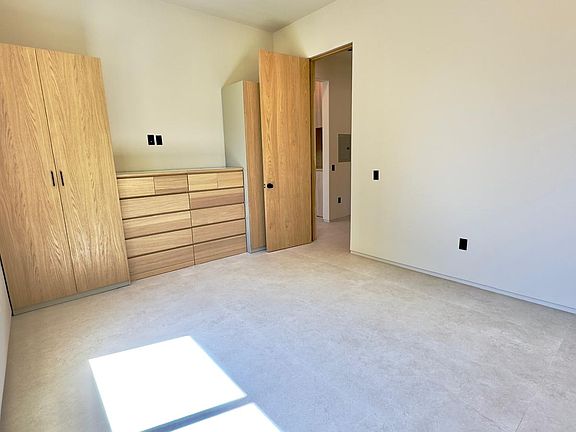 2nd image of 23507 Califa St