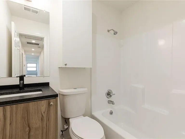 1601 Walker St SE #B — Photo 15