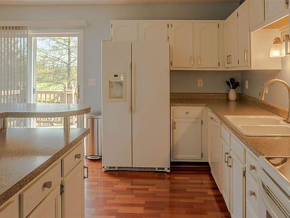 4th image of 2744 Berwood Ln