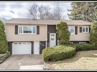 828 W Warren St, New London, WI 54961