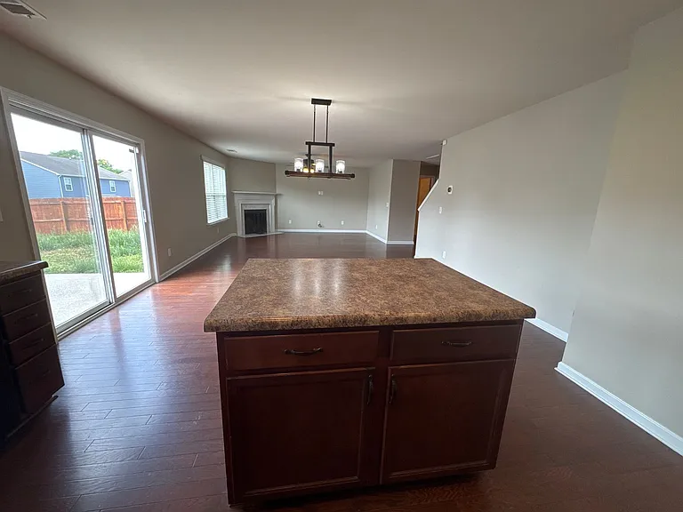 112 Suggs Dr — Photo 9