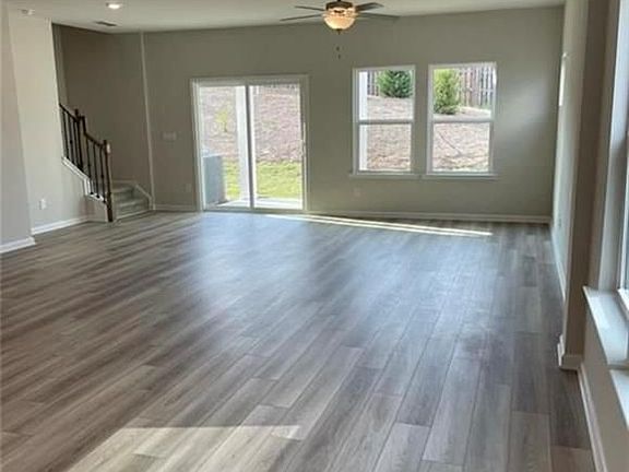5th image of 1140 Sunny Lake Dr