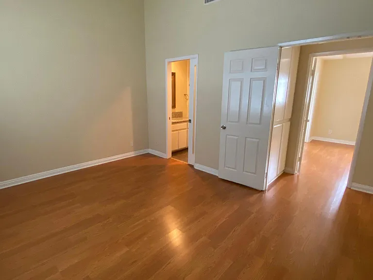 622 N Wilson Ave — Photo 12