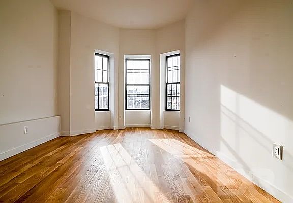 2nd image of 203 Van Buren St #2B