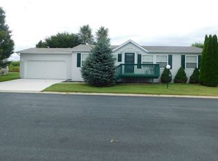 606 Bluebird Cir, Sandwich, IL 60548