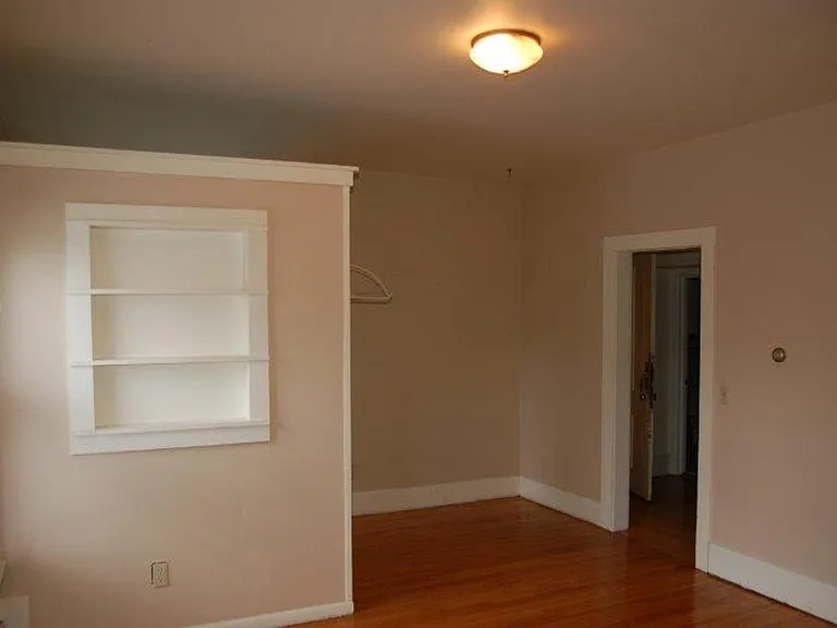 703 E Gorham St — Photo 5