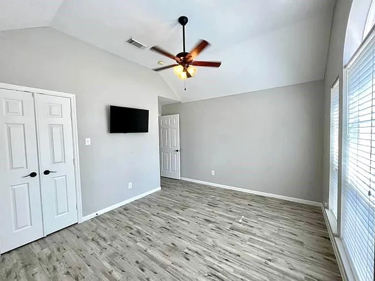 2526 Lake Dale Ln — Photo 26