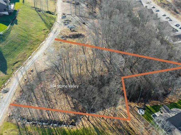 304 Stone Valley Dr, Morgantown, WV 26508