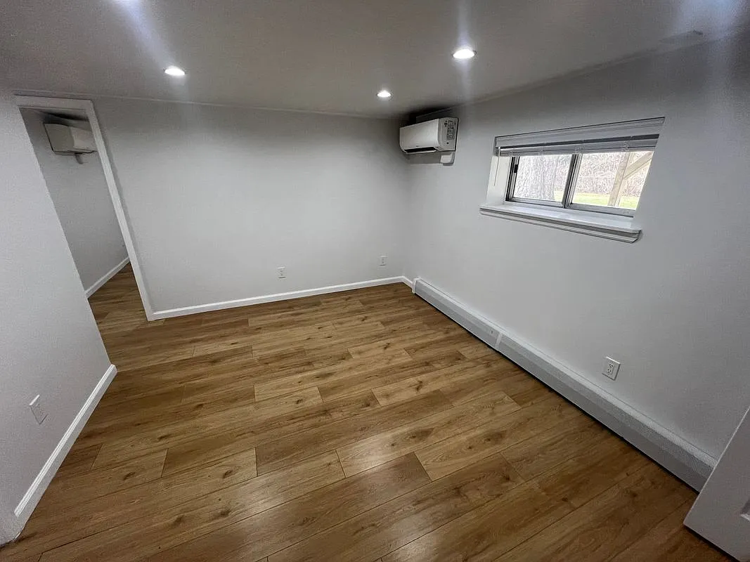2 bed, 1.0 bath, 800 sqft, $2,700 — Photo 2