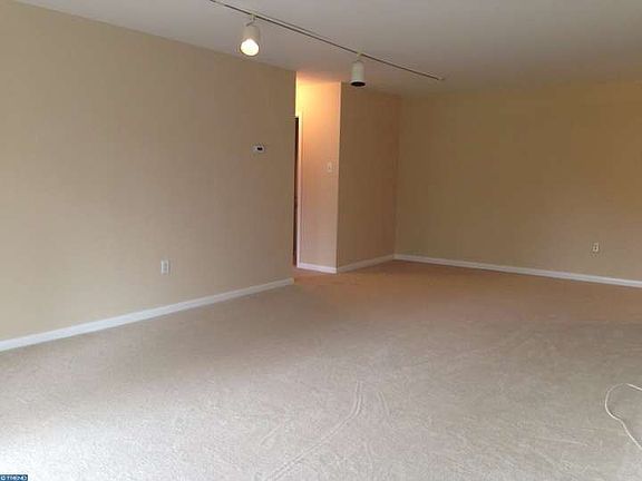 2nd image of 1637 Oakwood Dr #421