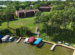 48315 Bayshore Dr, Belleville, MI 48111