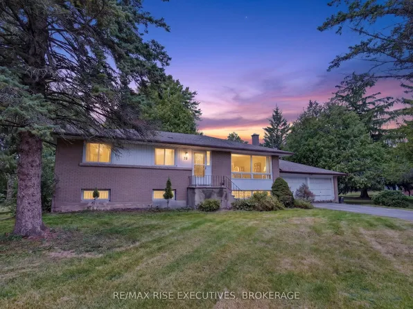 18 Dalgleish Ave, Kingston, ON K7L 0C3
