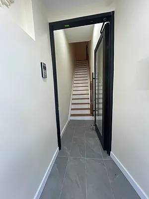 Rented by Redox Group Corp | media 2