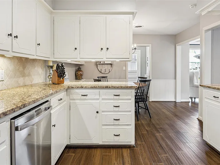 10714 Piping Rock Ln — Photo 20