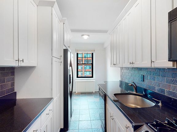 5th image of 172 W 79th St #11B