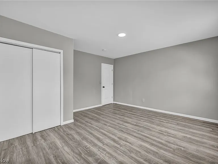 3010 Daisy Ave #UP — Photo 7