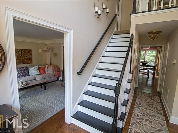3rd image of 2169 Sandown Dr