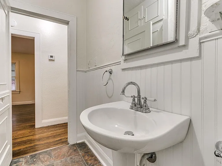 625 W Dewey St — Photo 11