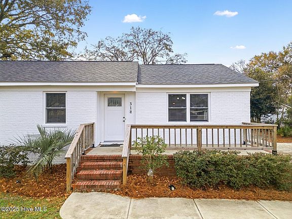 3rd image of 318 N Crestwood Drive