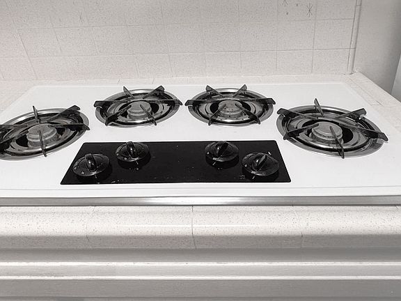 Gas cooktop