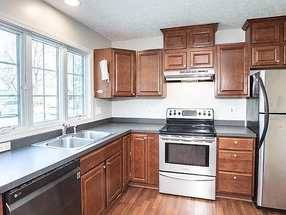 4th image of 835 Bellus Rd