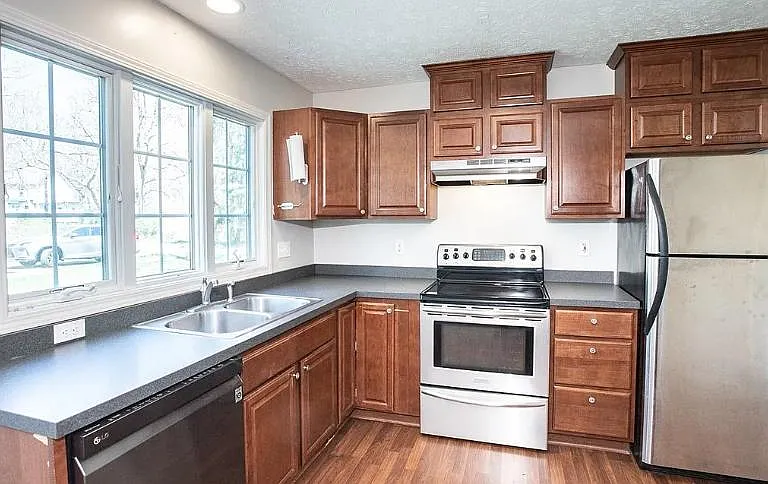 835 Bellus Rd — Photo 4