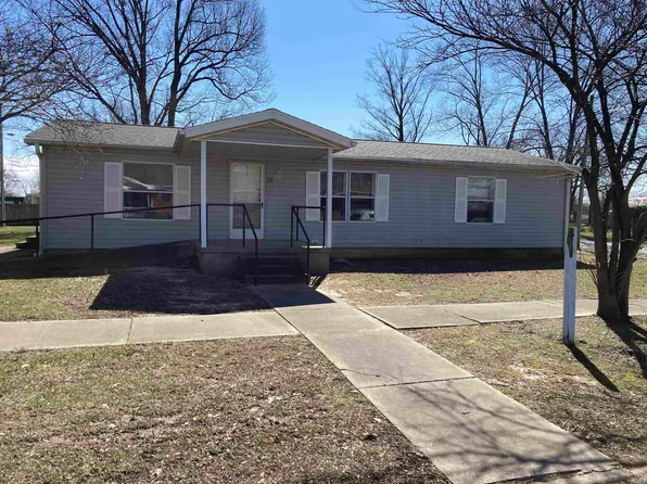 211 N Gibson St, Oakland City, IN 47660