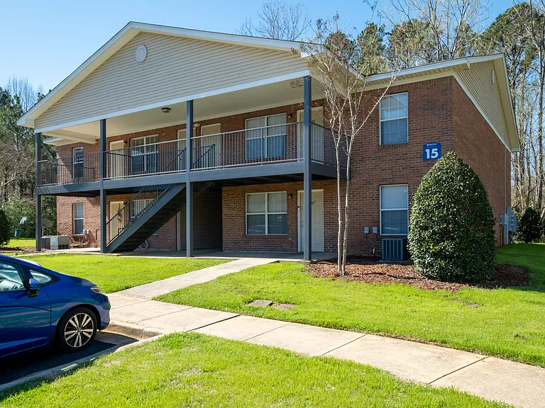 Regal Pointe Apartment Homes — Photo 17