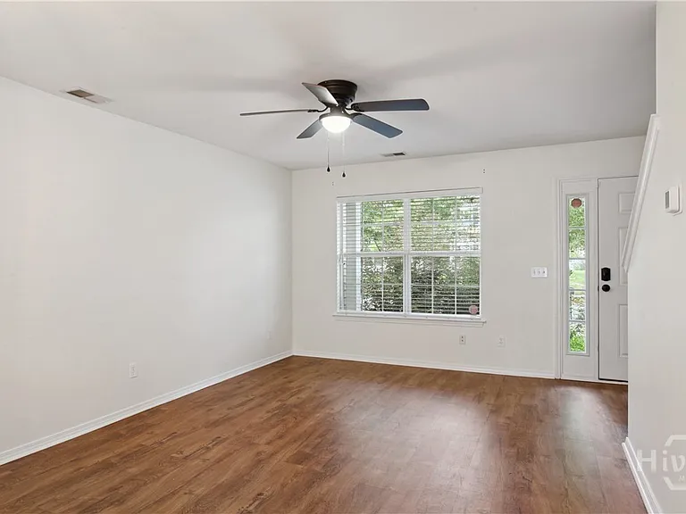 84 Fairgreen St — Photo 5