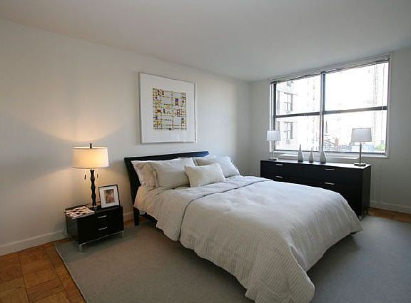 5th image of 300 E 75th St APT 10P
