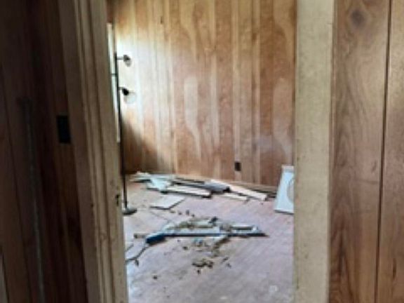 5th image of 319 E Ingram St