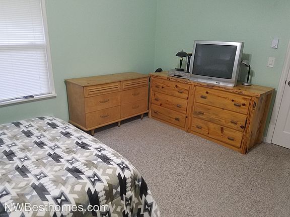 2nd image of 214 Avenue H