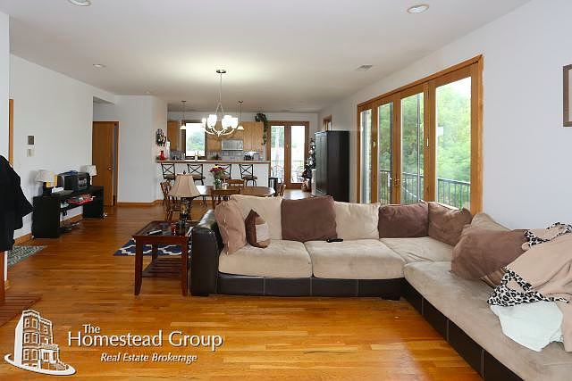 1st image of 3513 N Ravenswood Ave #3F