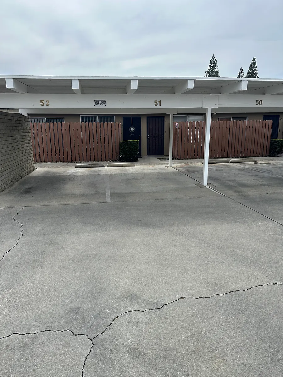 Building Photo - 4727 Jackson St #0