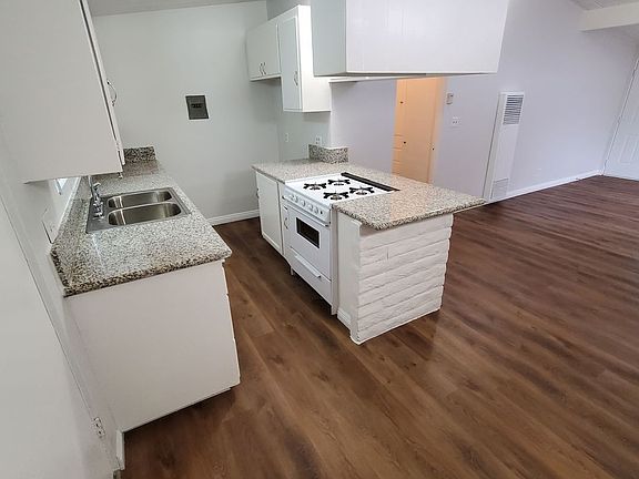 3rd image of 803-807 N Grandview Ave