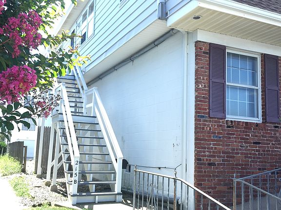 Stairway to apartment