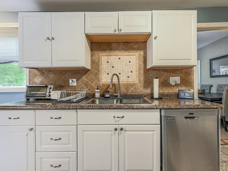 131 Elm St #D — Photo 10