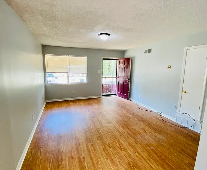 3715 Bluff Wood Dr — Photo 4
