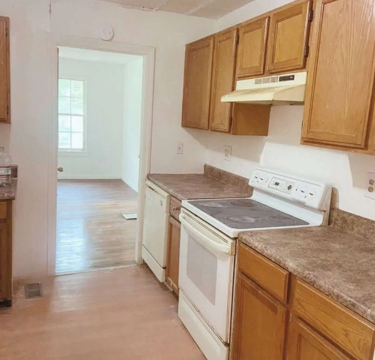 4 bed, 3.0 bath, $1,500 — Photo 2
