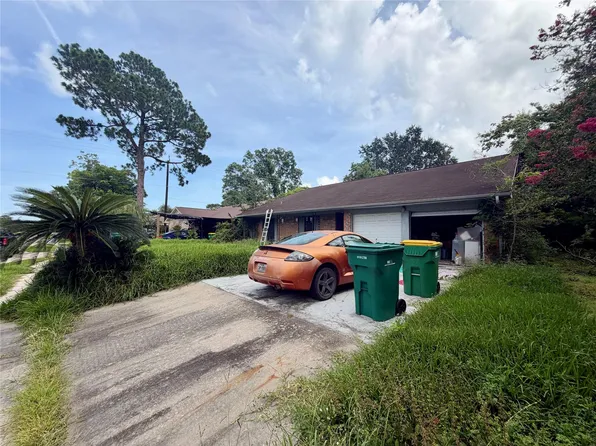 1845 El Mar Ln, Seabrook, TX 77586