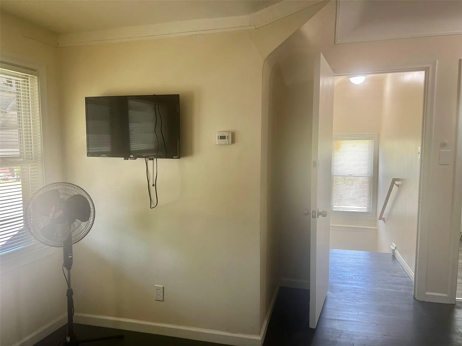 4 bed, 2.5 bath, 1512 sqft, $3,100 — Photo 4