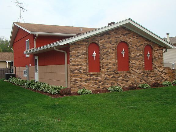Front and Side : Out side of house is maintenance free