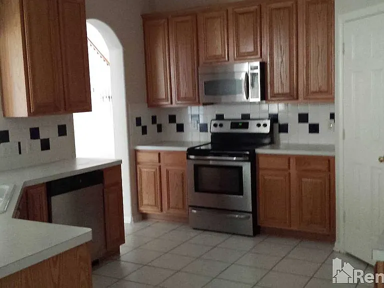 3206 Worthington Dr — Photo 1